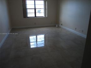 1301 NE 7th St 511, Hallandale Beach FL 33009