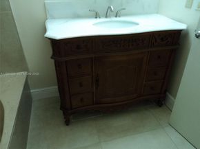 1301 NE 7th St 511, Hallandale Beach FL 33009