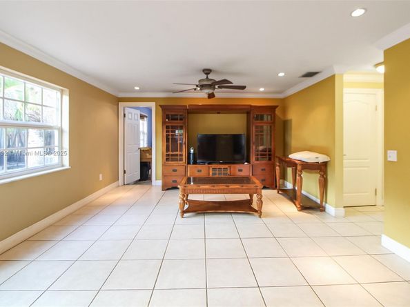 4235 SW 148th Pl, Miami FL 33185