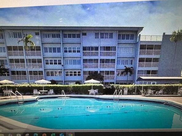 215 SE 3rd Ave 307B, Hallandale Beach FL 33009