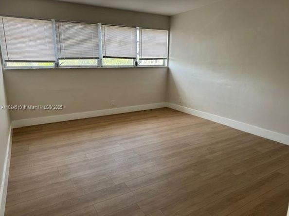 215 SE 3rd Ave 307B, Hallandale Beach FL 33009