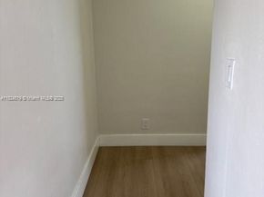 215 SE 3rd Ave 307B, Hallandale Beach FL 33009