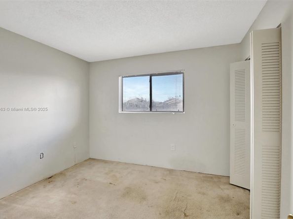 250 W Palm Cir W 301, Pembroke Pines FL 33025