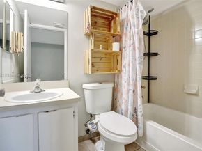 250 W Palm Cir W 301, Pembroke Pines FL 33025