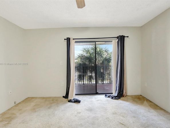 250 W Palm Cir W 301, Pembroke Pines FL 33025