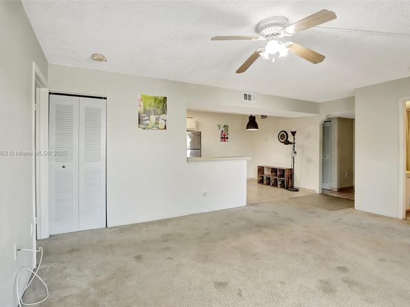 250 W Palm Cir W 301, Pembroke Pines FL 33025
