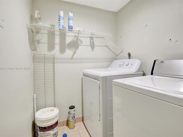 250 W Palm Cir W 301, Pembroke Pines FL 33025