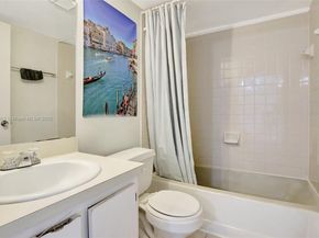 250 W Palm Cir W 301, Pembroke Pines FL 33025