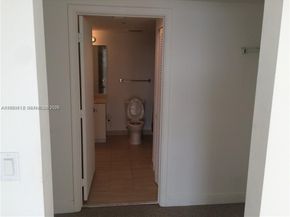 1750 N Bayshore Dr 4912, Miami FL 33132