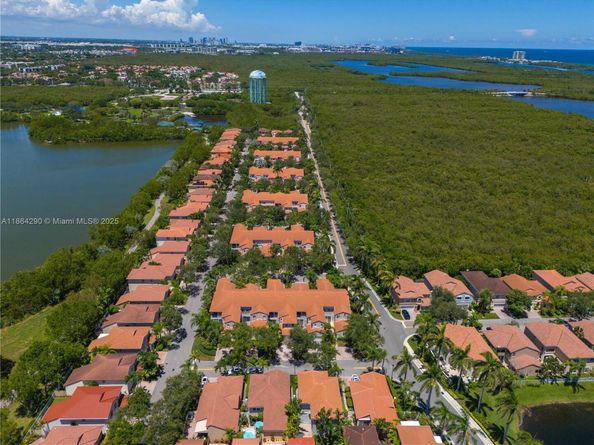 1125 Doveplum St, Hollywood FL 33019