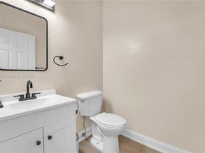 1125 Doveplum St, Hollywood FL 33019