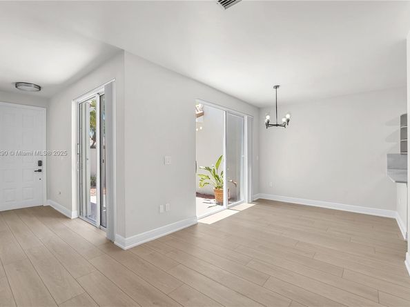 1125 Doveplum St, Hollywood FL 33019