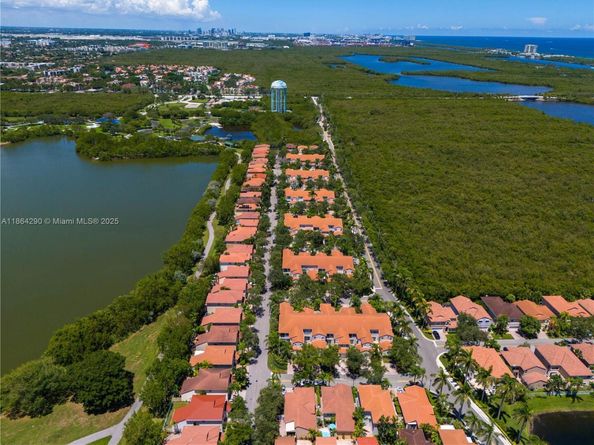 1125 Doveplum St, Hollywood FL 33019
