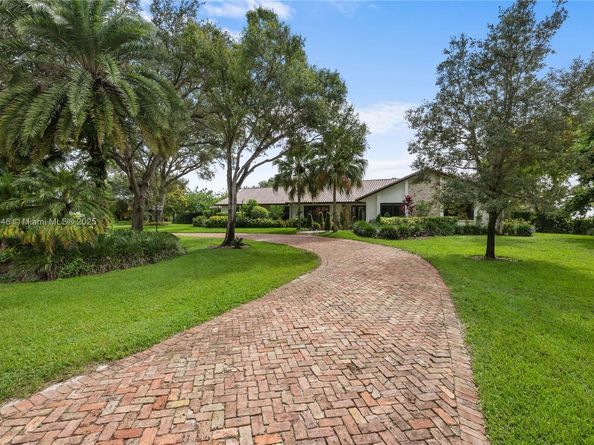 15110 N Saxon Cir, Southwest Ranches FL 33331