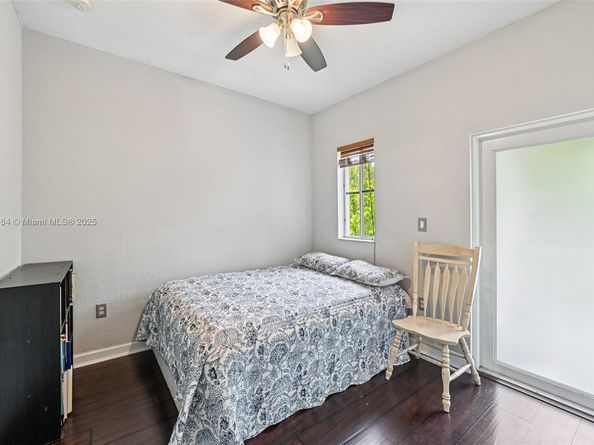 3228 SE 3rd Dr, Homestead FL 33033
