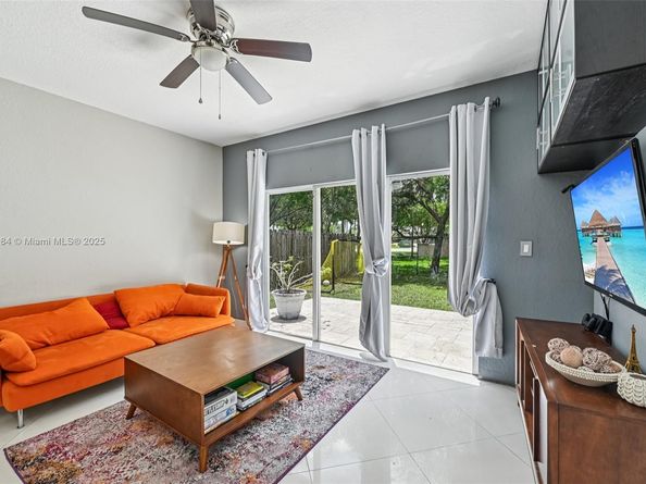 3228 SE 3rd Dr, Homestead FL 33033