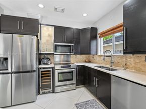 3228 SE 3rd Dr, Homestead FL 33033