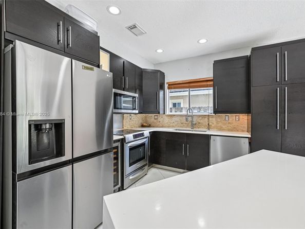 3228 SE 3rd Dr, Homestead FL 33033