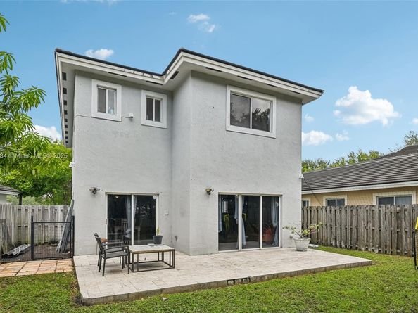 3228 SE 3rd Dr, Homestead FL 33033