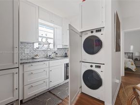1043 NW 2nd St 13, Miami FL 33128