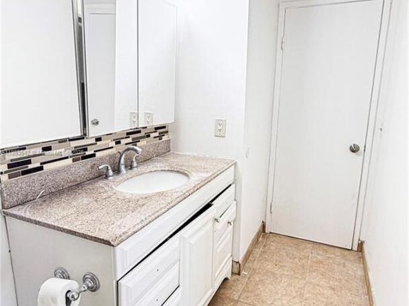1351 NE Miami Gardens Dr 1701E, Miami FL 33179