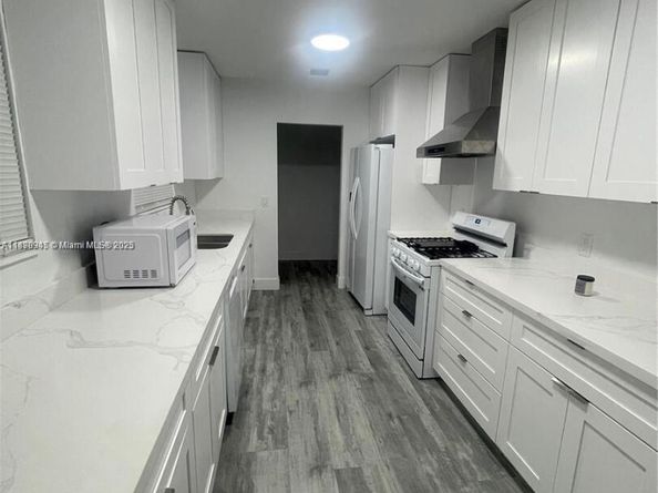 1220 NW 180th Ter, Miami Gardens FL 33169