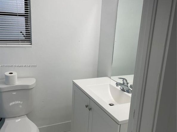 1220 NW 180th Ter, Miami Gardens FL 33169