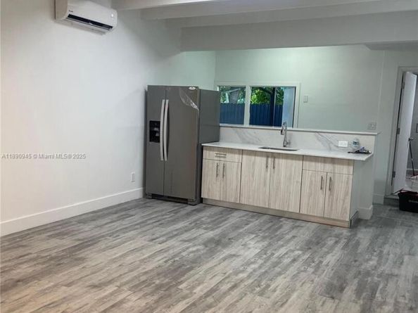 1220 NW 180th Ter, Miami Gardens FL 33169