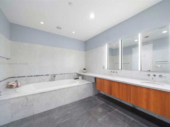201 Aqua Avenue 1001, Miami Beach FL 33141