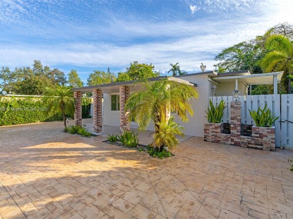 3800 Charles Ter, Miami FL 33133