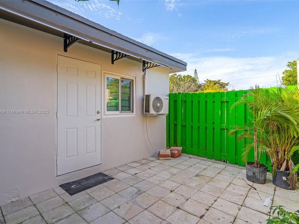 3800 Charles Ter, Miami FL 33133