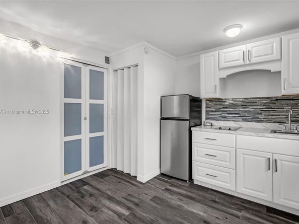 3800 Charles Ter, Miami FL 33133