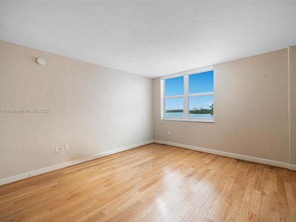 10350 W Bay Harbor Dr 5R, Bay Harbor Islands FL 33154