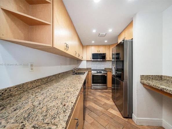 10350 W Bay Harbor Dr 5R, Bay Harbor Islands FL 33154