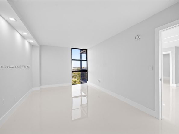 20379 W Country Club Drive 1631, Aventura FL 33180