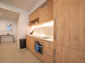 11 NE 6TH 1104, Miami FL 33132
