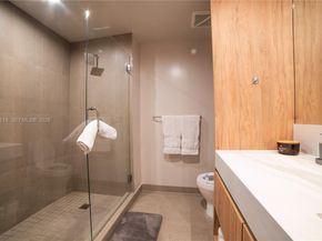 11 NE 6TH 1104, Miami FL 33132