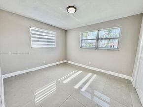 4905 Harrison St, Hollywood FL 33021
