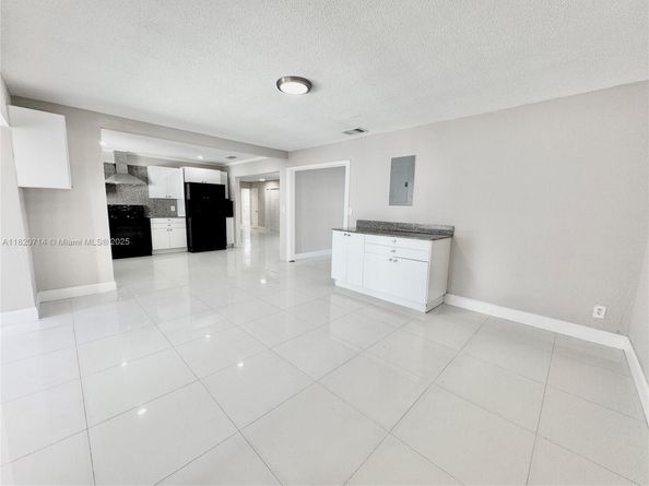 4905 Harrison St, Hollywood FL 33021