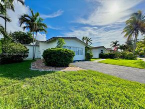 4905 Harrison St, Hollywood FL 33021