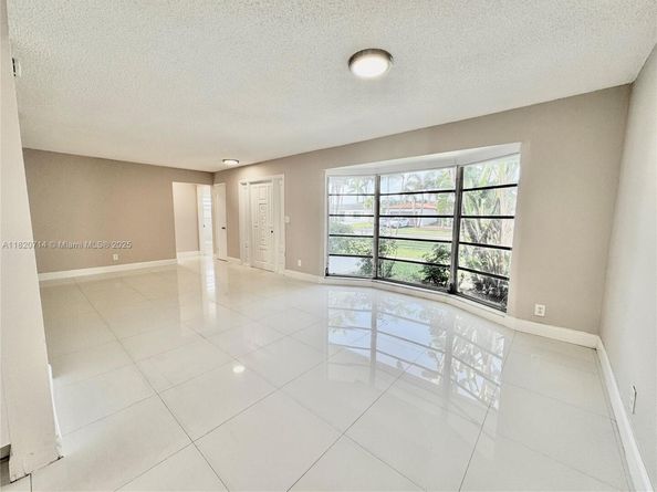 4905 Harrison St, Hollywood FL 33021