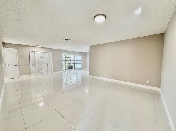 4905 Harrison St, Hollywood FL 33021