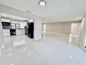 4905 Harrison St, Hollywood FL 33021