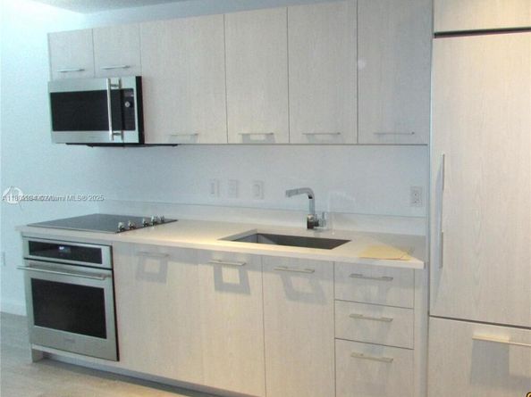 55 SW 9th St 3409, Miami FL 33130