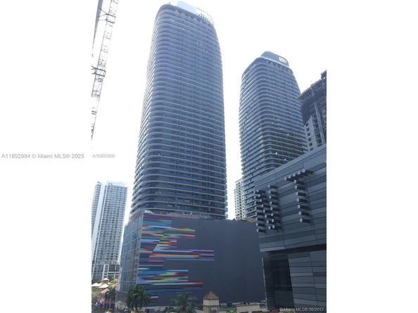 55 SW 9th St 3409, Miami FL 33130