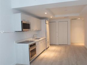 55 SW 9th St 3409, Miami FL 33130