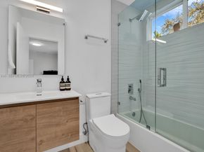 2851 SW 33rd Ct 2851, Miami FL 33133