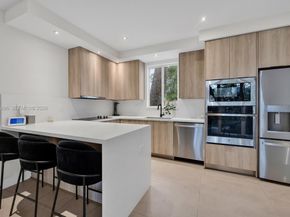 2851 SW 33rd Ct 2851, Miami FL 33133