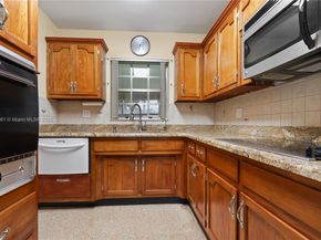 9455 SW 181st St, Palmetto Bay FL 33157