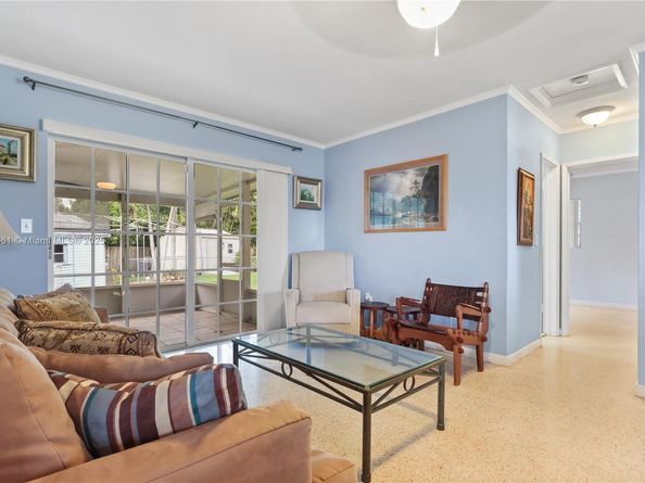 9455 SW 181st St, Palmetto Bay FL 33157